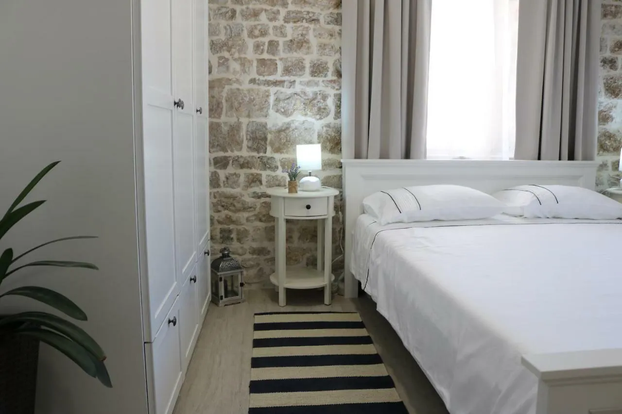 Trogir Square Apartment