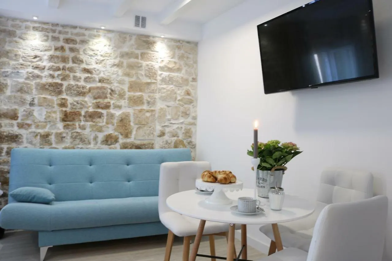 Trogir Square Apartment