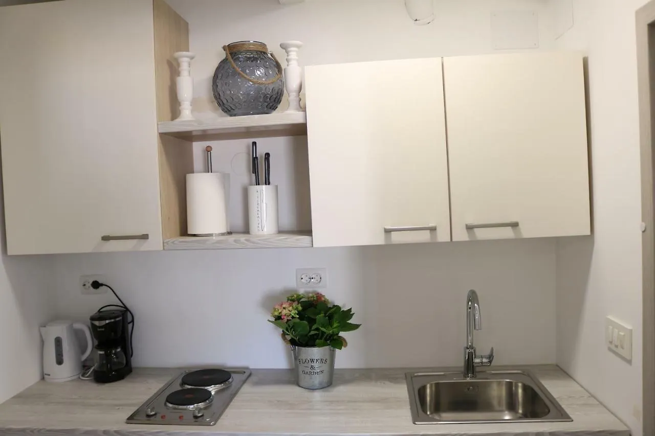 Trogir Square Apartment 0*,